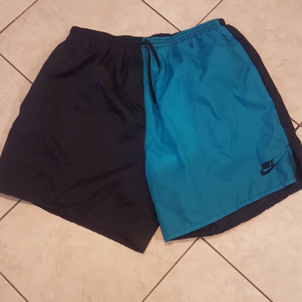 Vtg nylon nike shorts sz.xl